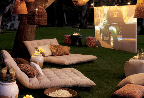 One World Romania si filmul in aer liber la Craiova!