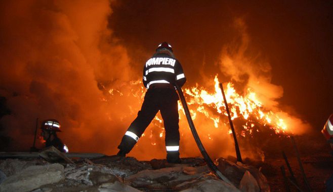 Incendiu puternic în apropierea aeroportului Arad