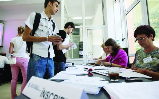 Se mai fac înscrieri la unele facultăți