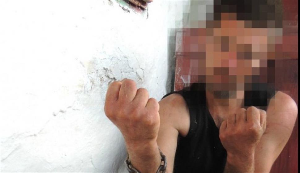 (VIDEO) Sclavi in mijlocul Romaniei: înfometati şi pusi să se lupte între ei!