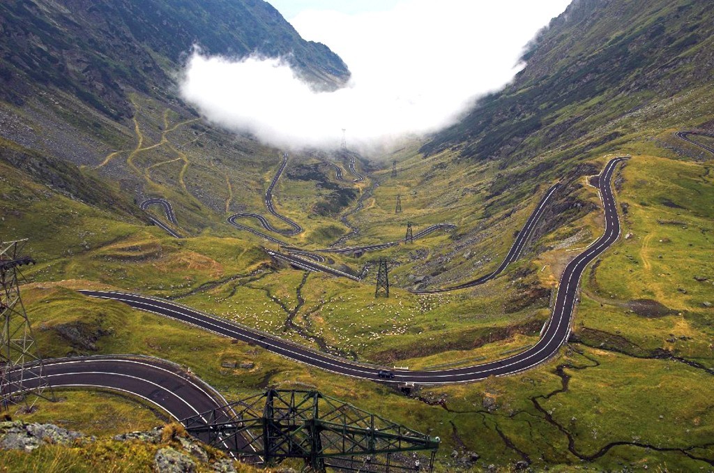 Transalpina si Transfagarasanul, inchise temporar si astazi