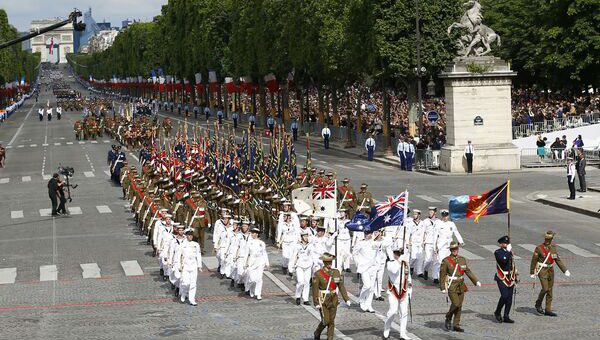 Festivități pe Champs-Elysees de Ziua națională a Franței!