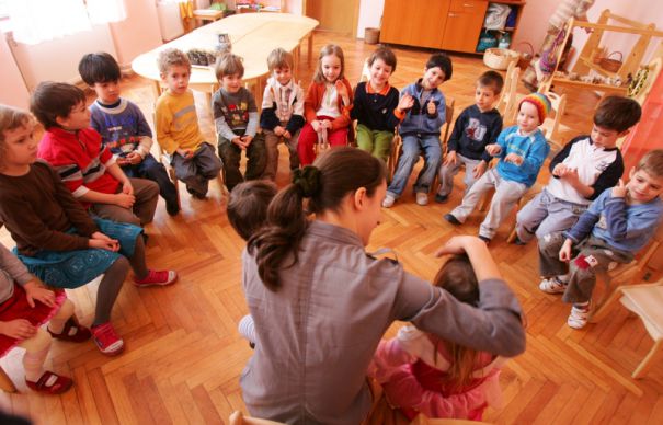 Sute de copii din Tg.Jiu, sprijiniți să meargă la grădiniță
