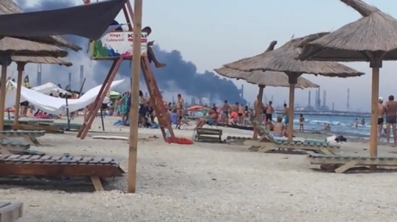 Explozie la rafinaria Petromidia: ranitii au fost transportati la Bucuresti