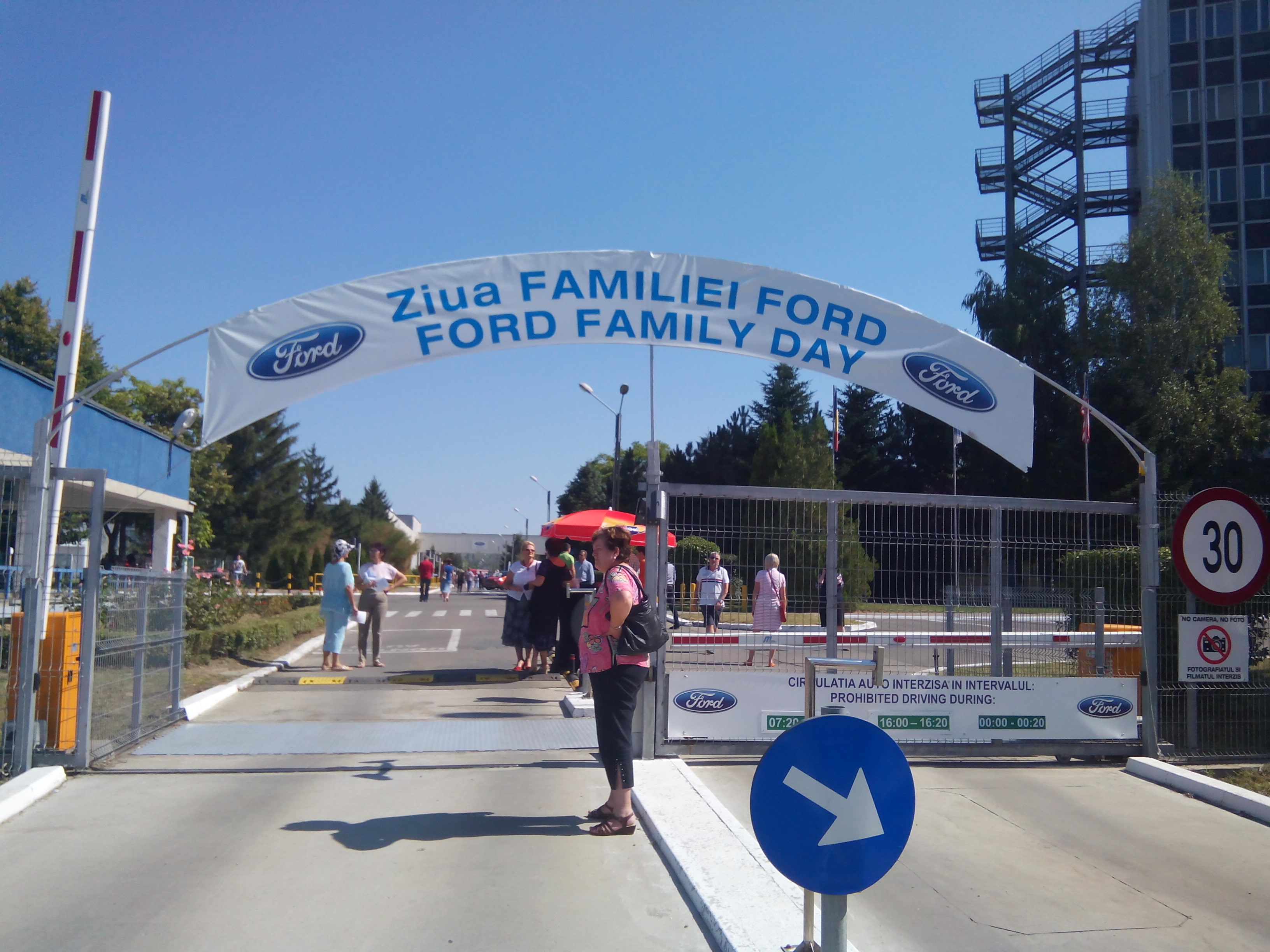 (Galerie foto) Ziua Familiei, astazi, la FORD Craiova!