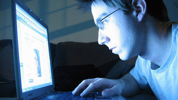 Internetul, indispensabil românilor