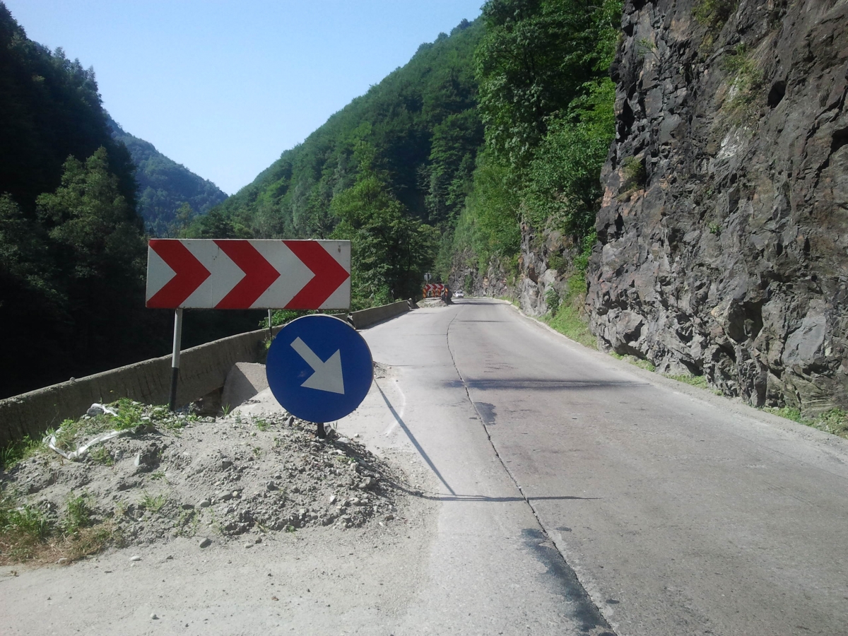 Restrictii de circulatie prelungite pe Defileul Jiului!