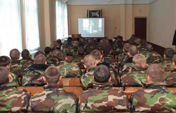 Militarii suspectați de trafic de droguri, un caz izolat (audio)