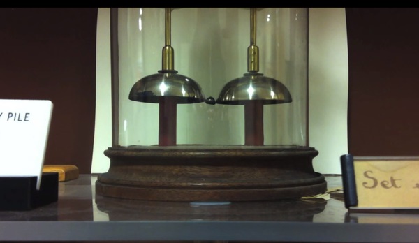 Clopotul care sună încontinuu de 175 de ani şi nu poate fi oprit