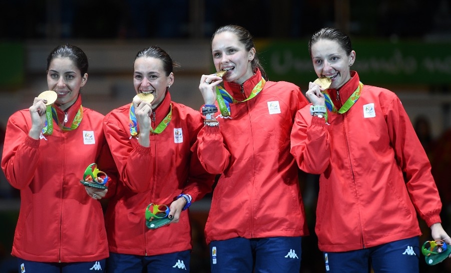 Simona Pop, portdrapelul Romaniei la ceremonia de inchidere a Jocurilor Olimpice