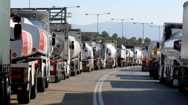 Transportatorii au ieșit iar în stradă