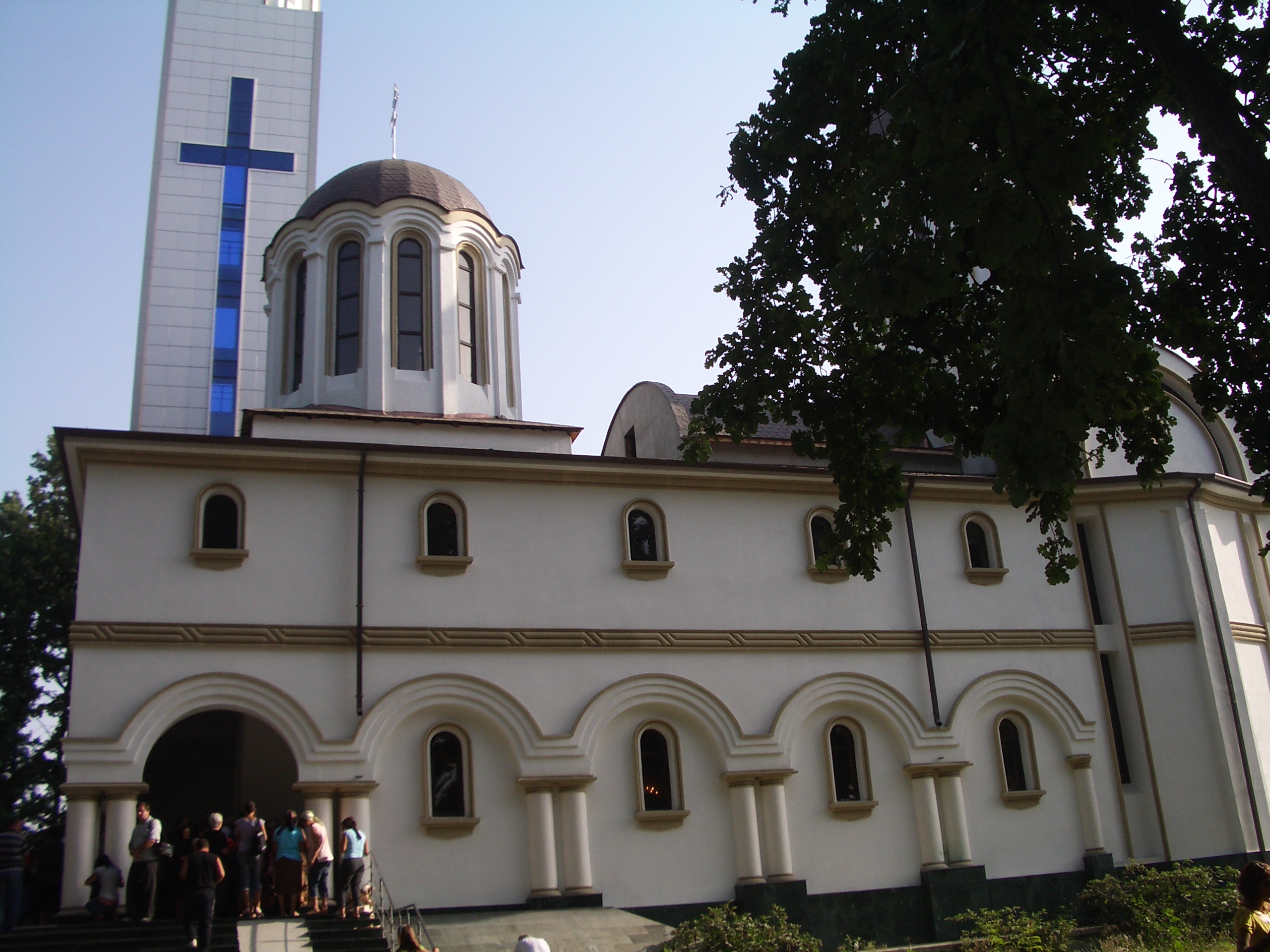 Mănăstirea Maglavit in straie de sărbătoare