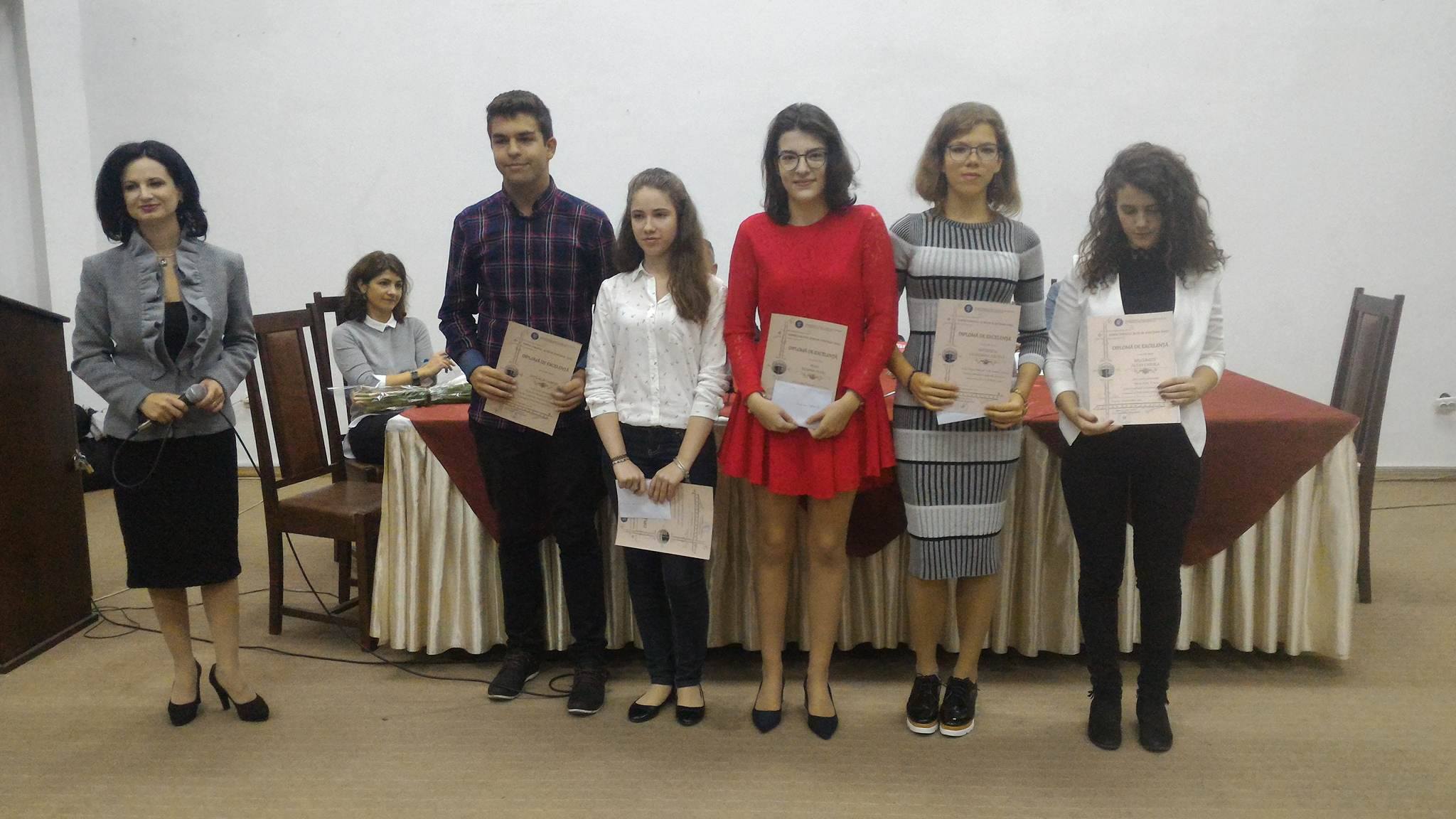 Premii pentru cei mai buni elevi!