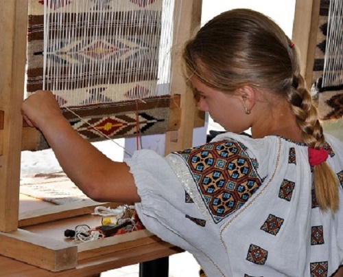 „Arte şi Tradiţii Româneşti” la Slatina