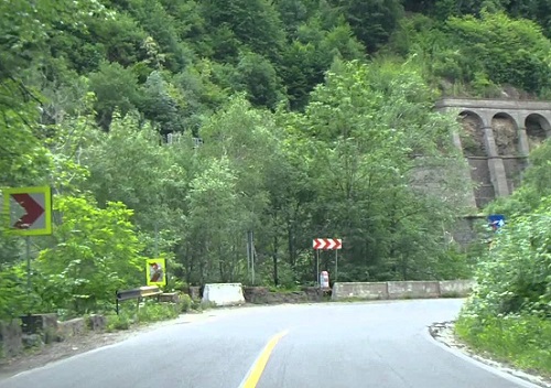 Se circulă pe Defileul Jiului!