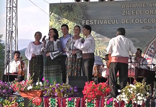 Festivalul Național „Munte, munte, brad frumos”