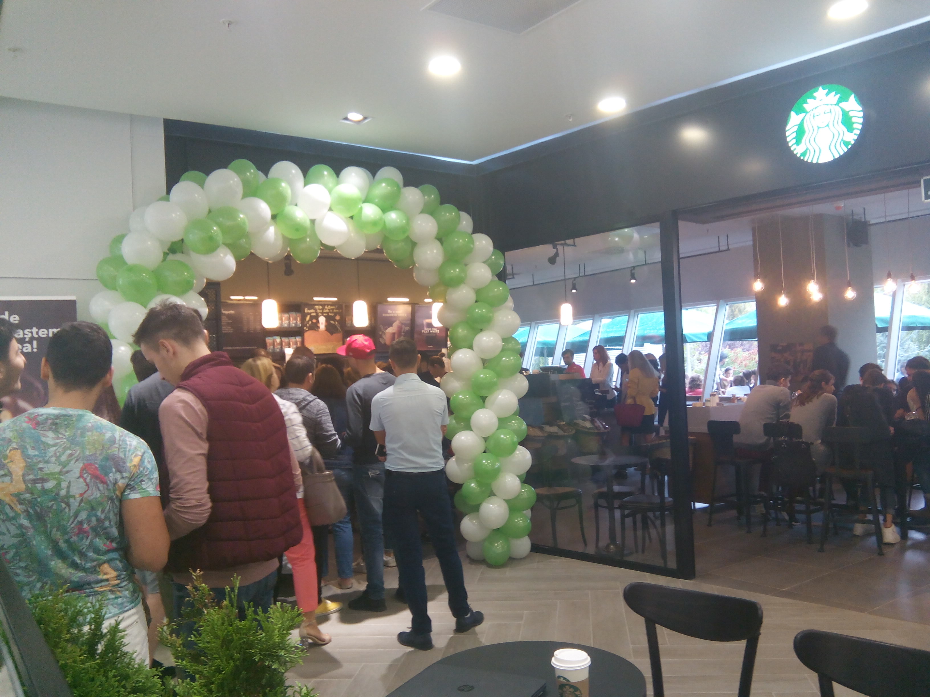 S-a deschis Starbucks la Craiova!