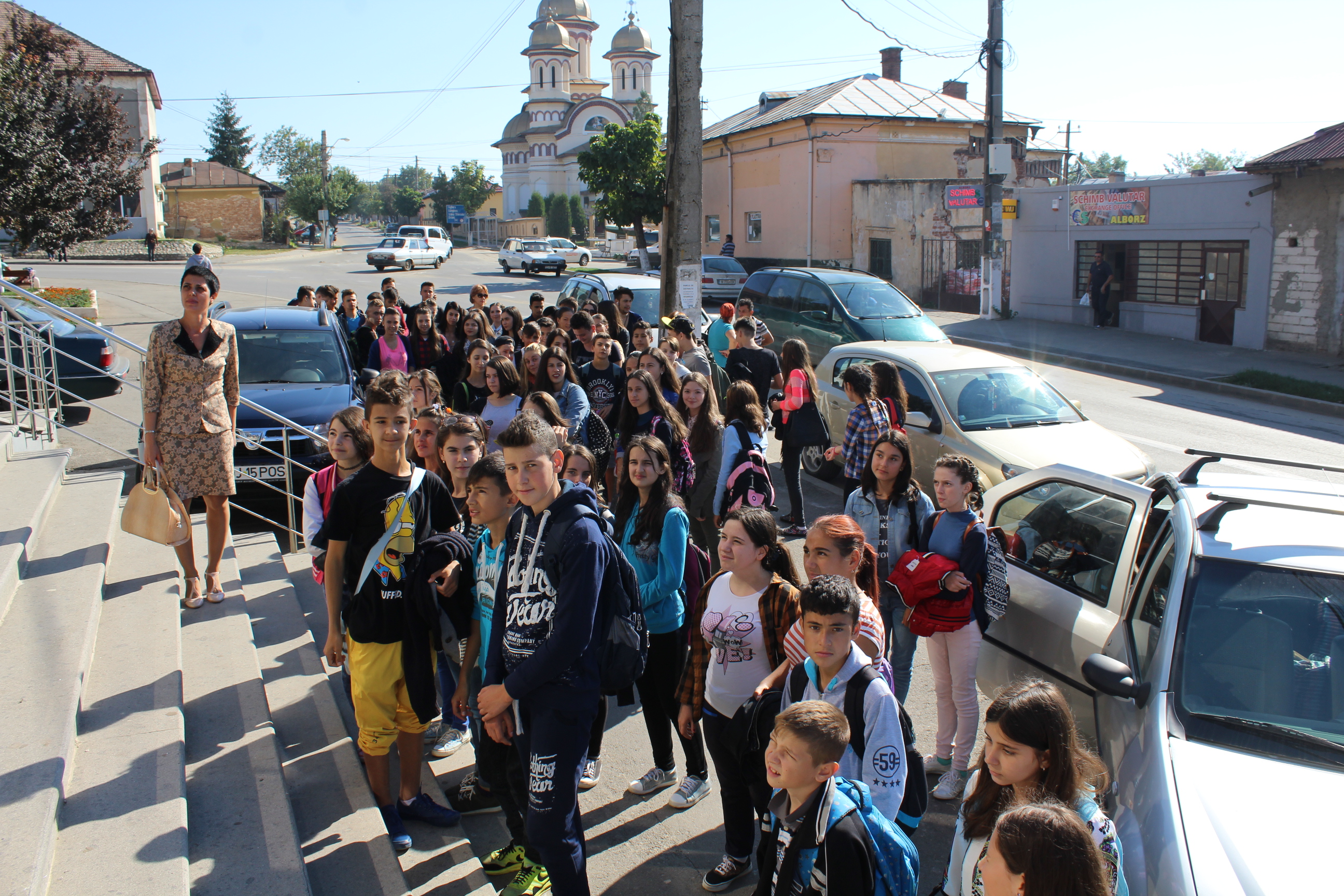 ZIUA EDUCAŢIEI 5 octombrie. Elevii şi profesorii din Oltenia, merg la şcoală dar nu fac cursuri