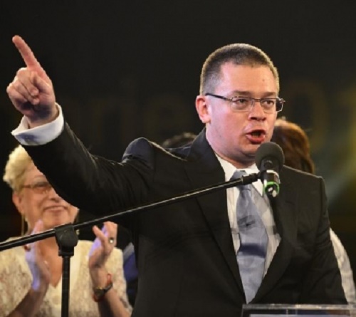 Mihai Răzvan Ungureanu a demisionat de la șefia SIE