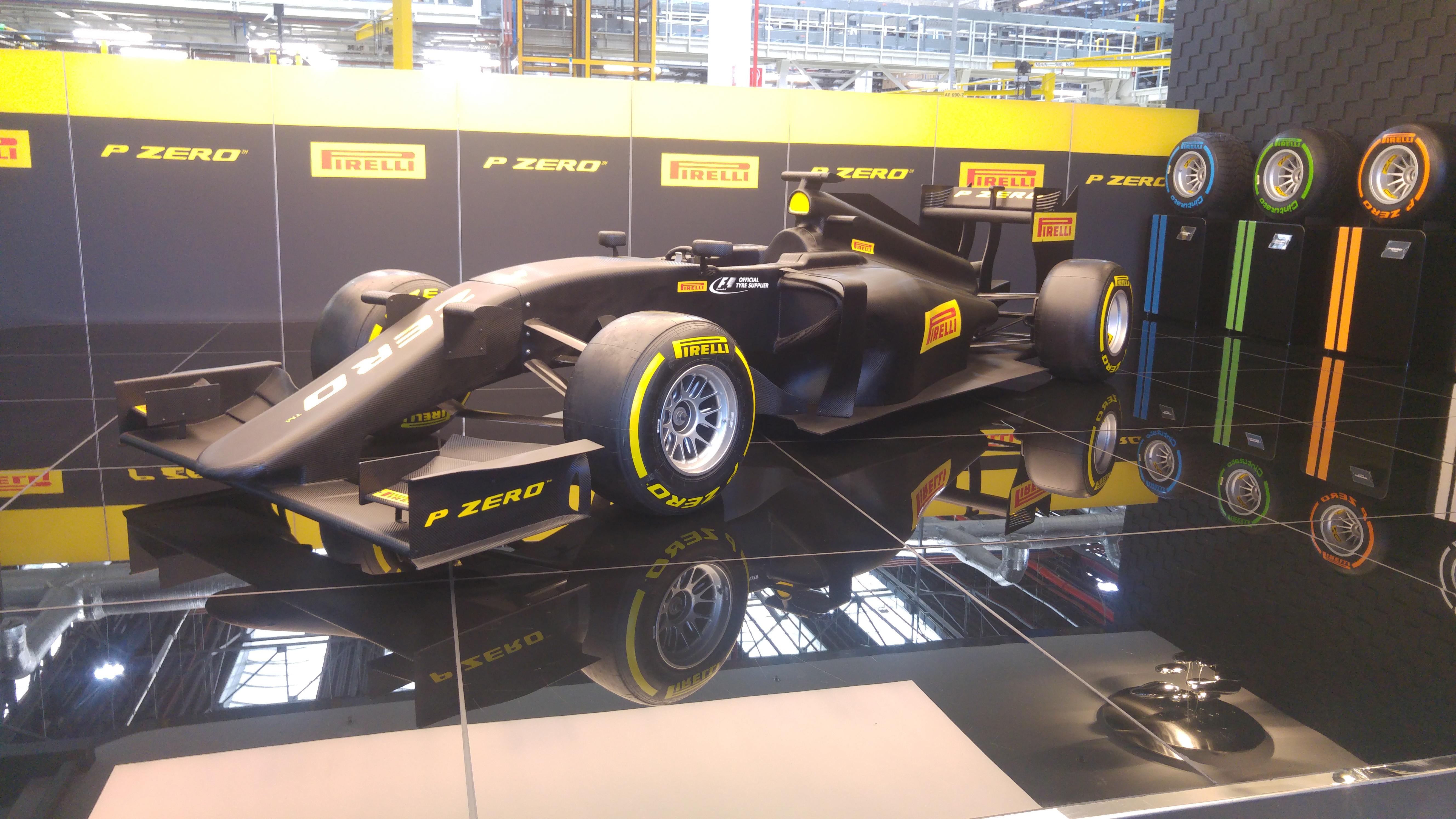 Dacian Ciolos, asteptat la Pirelli