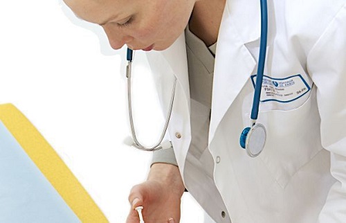 Se distribuie vaccinul hexavalent pentru bebelusi