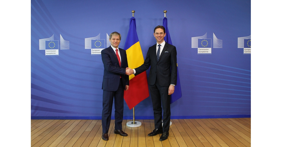 Premierul Dacian Cioloş şi vicepreşedintele Comisiei Europene responsabil pentru locuri de muncă, Jyrki Katainen, vor dialoga astăzi cu românii