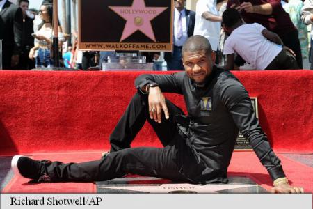 Usher a primit o stea pe Hollywood Walk of Fame