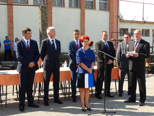 Azi, 12 septembrie 2016, se dă startul noului an școlar 2016-2017