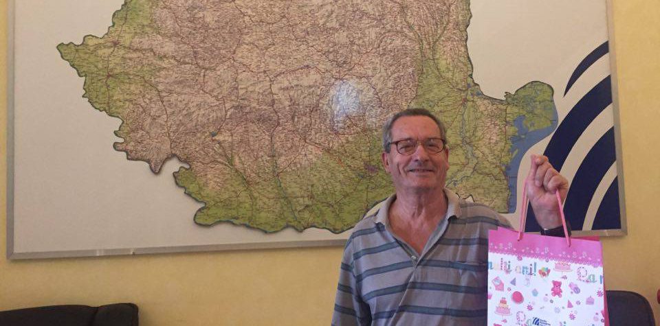 Am mai dat un premiu!