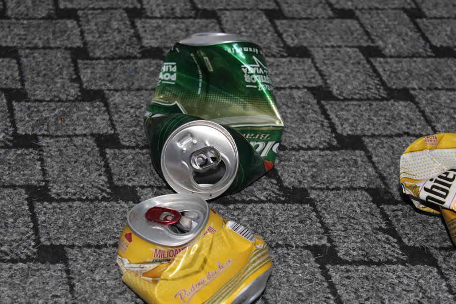 27 septembrie: Ziua zdrobirii cutiilor goale de bere!