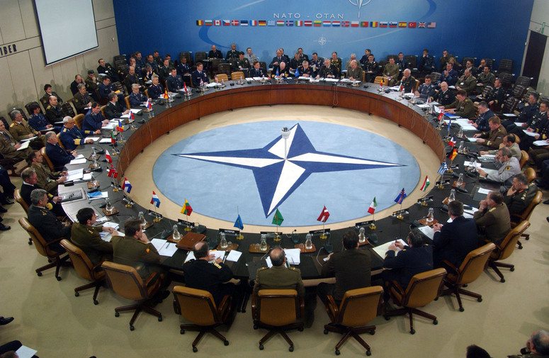 Miniştrii apărării NATO organizeaza la Bruxelles o reuniune de doua zile