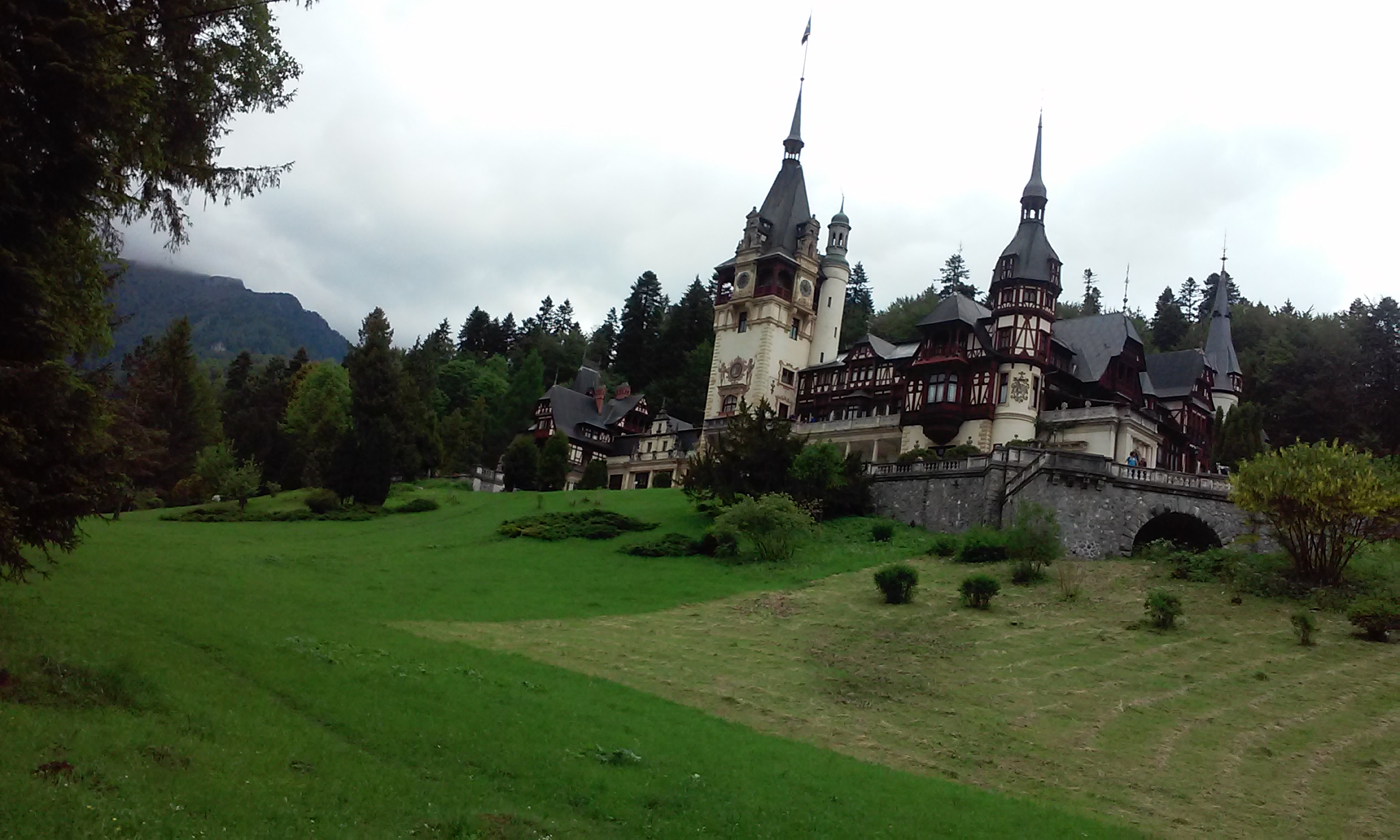 (Galerie foto) 133 de ani de la inaugurarea Castelului Peleș