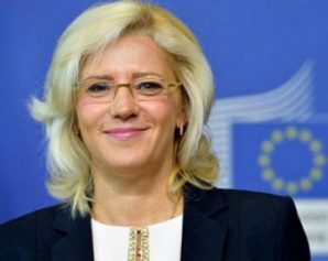 Corina Creţu a lăudat primăria oraşului Alba Iulia