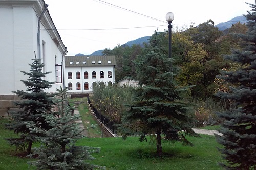 Destinații de week-end: Mănăstirea Cozia (foto)