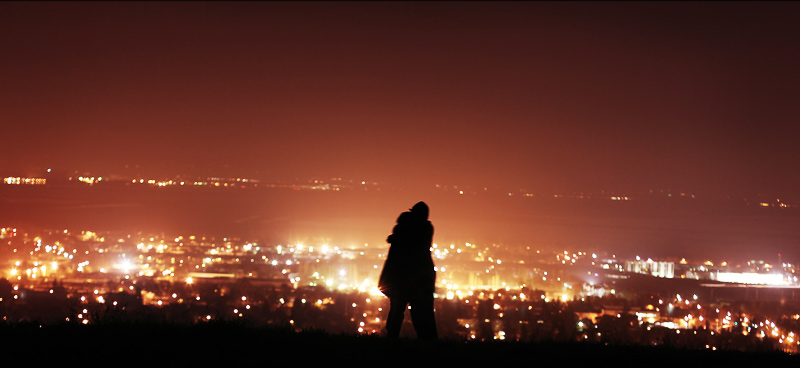 Poemul de azi: „Când mă desprind în seri” de Liliana Hinoveanu