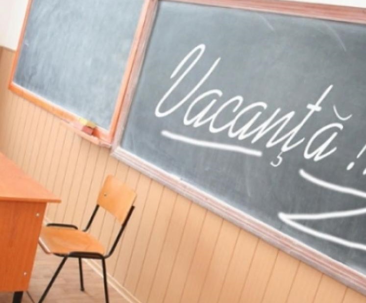 De luni, 31 octombrie, elevii au vacanţă