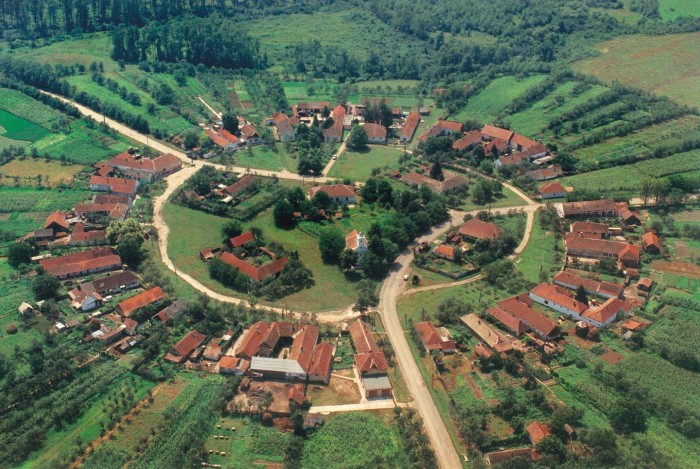 Charlottenburg, satul rotund din România