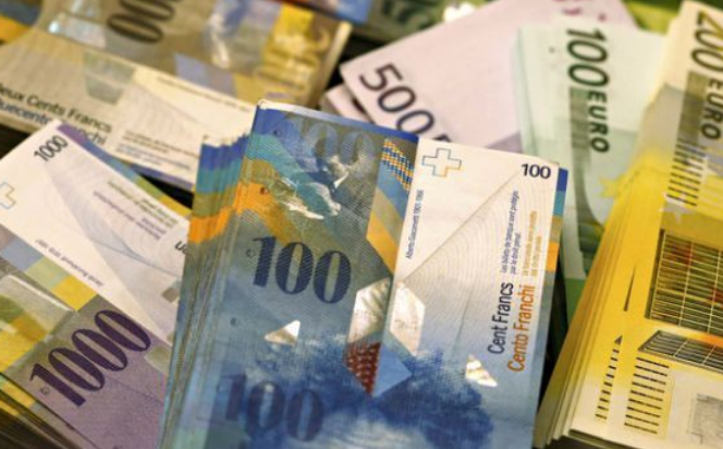 Conversia creditelor în franci elveţieni la cursul din ziua acordării a primit undă verde