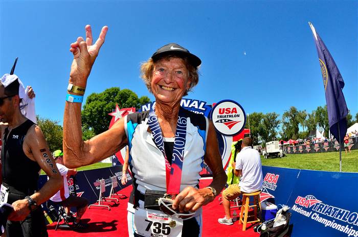 Povestea „măicuţei de fier”, care a doborât mai multe recorduri la triatlonuri