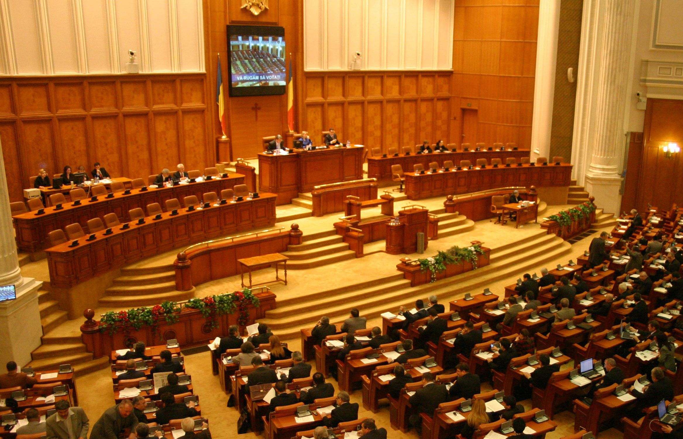 Proiecte de lege adoptate de deputati