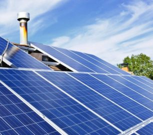 Românii pot cere bani de la stat pentru a-şi renova casele