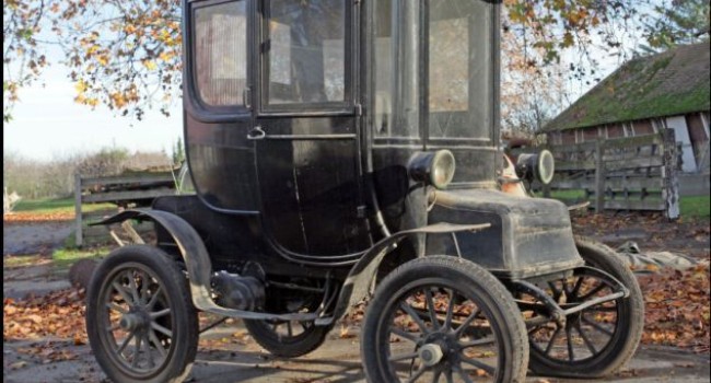 Prima mașină electrică din lume, construită în 1910, a fost abandonată pentru că lumea tocmai descoperea petrolul