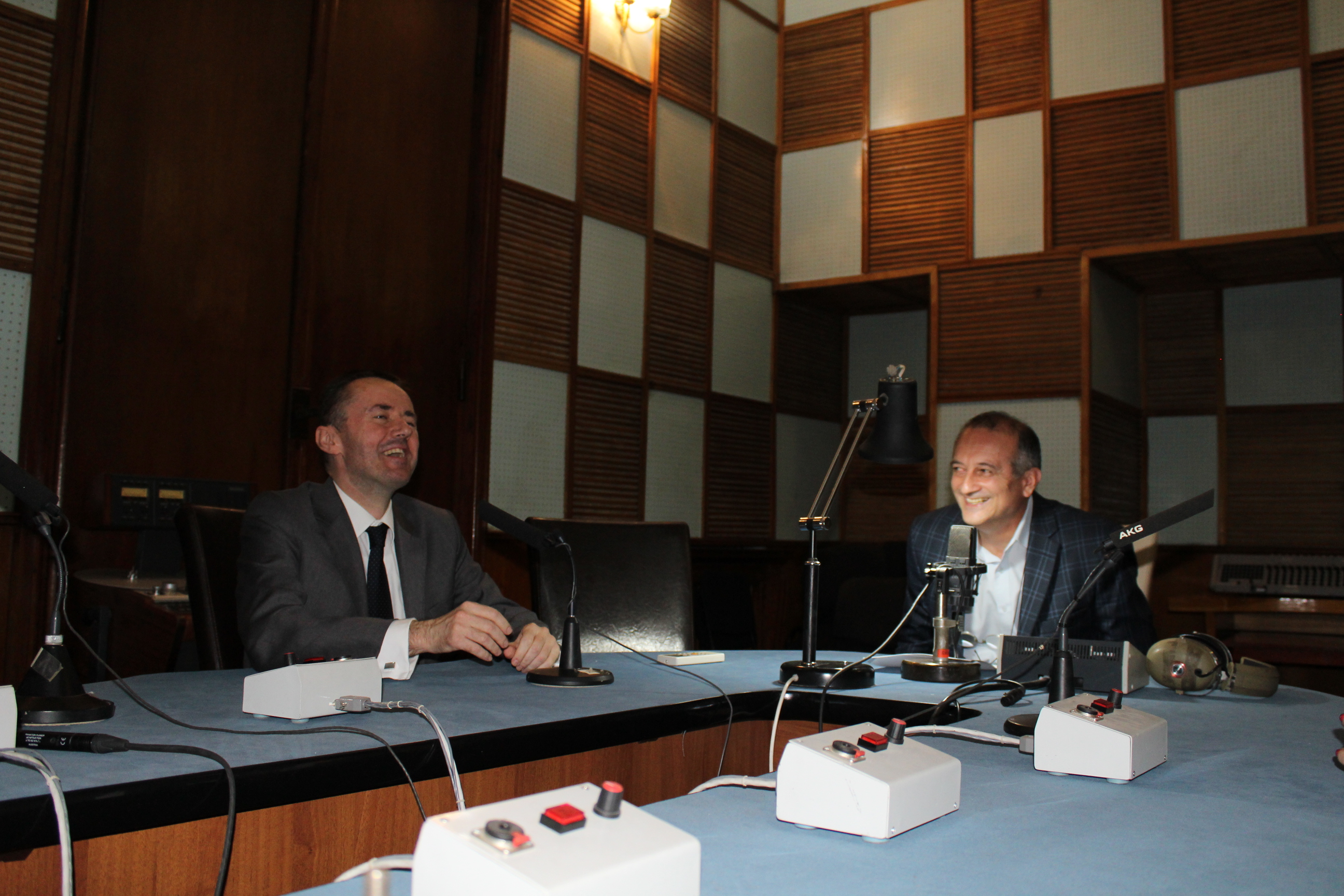 Consulul Poloniei urează succes echipei de fotbal a României