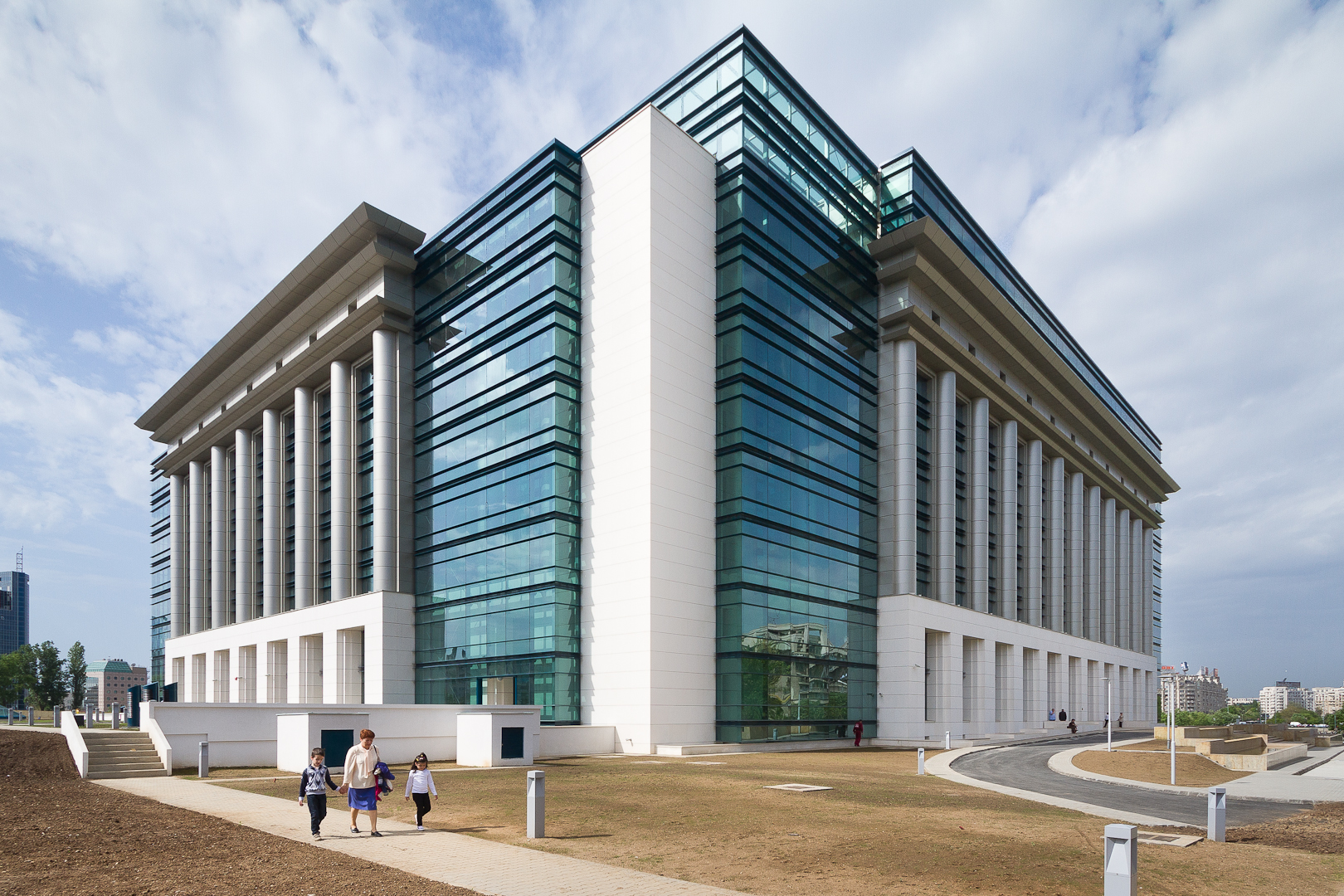 Dezbatere pe tema taxei radio-tv