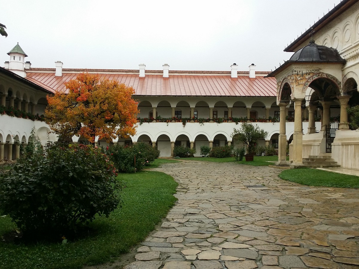 Azi despre ieri – 10 decembrie 2016