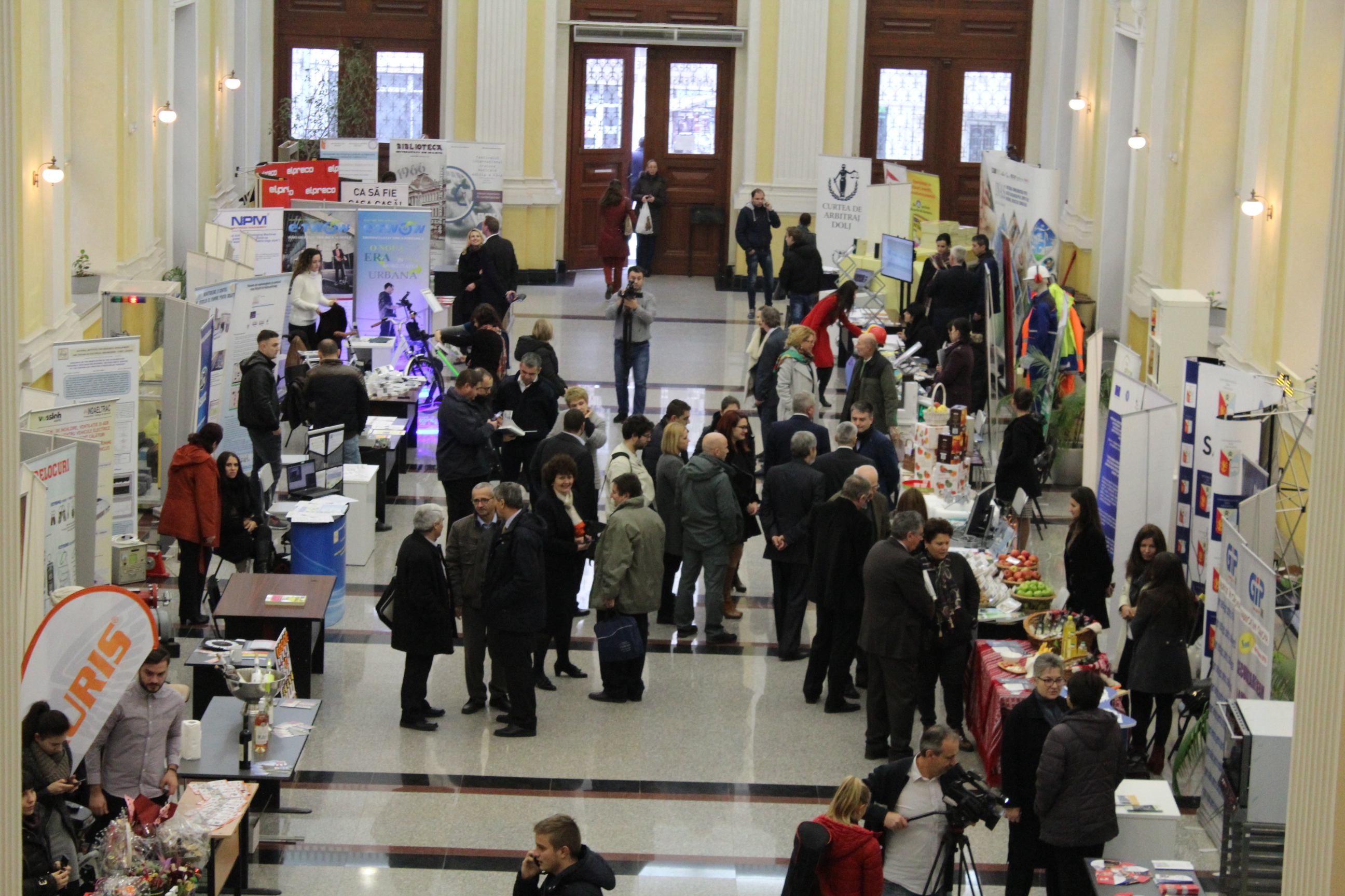 (audio) Noi burse pentru studenții Universității din Craiova