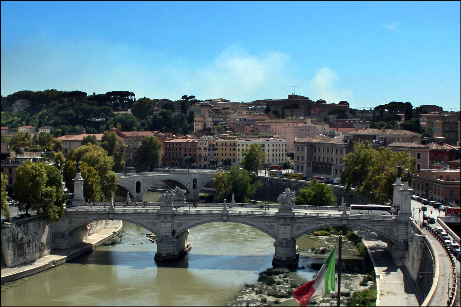 Roma: pod din centrul orasului, inchis din cauza fisurilor din urma cutremurului
