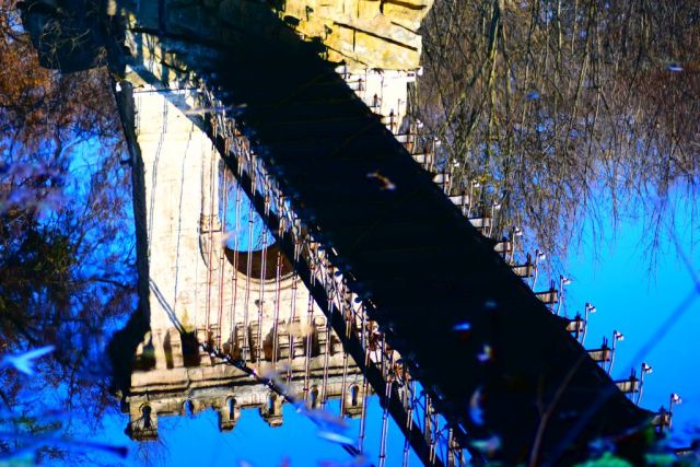 Poveştile clipei: „Podul răsturnat dintre acum şi atunci”