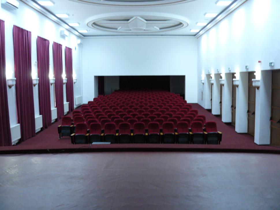 Sală de spectacole funcțională