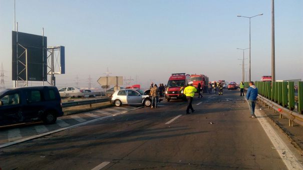 Accident în lanţ pe Autostrada Soarelui, din cauza poleiului